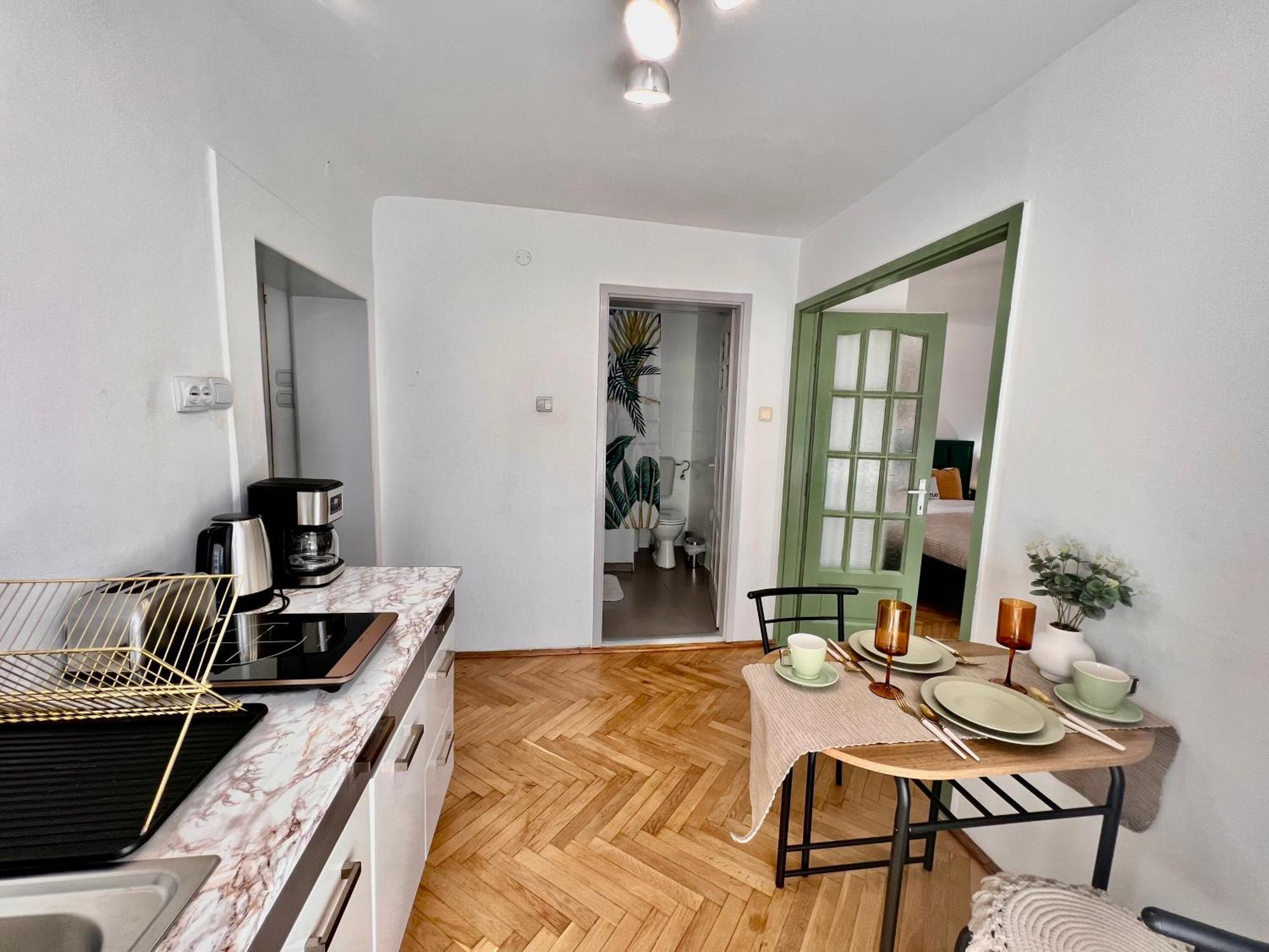 Old Town City Center Apartments Брашов Екстер'єр фото
