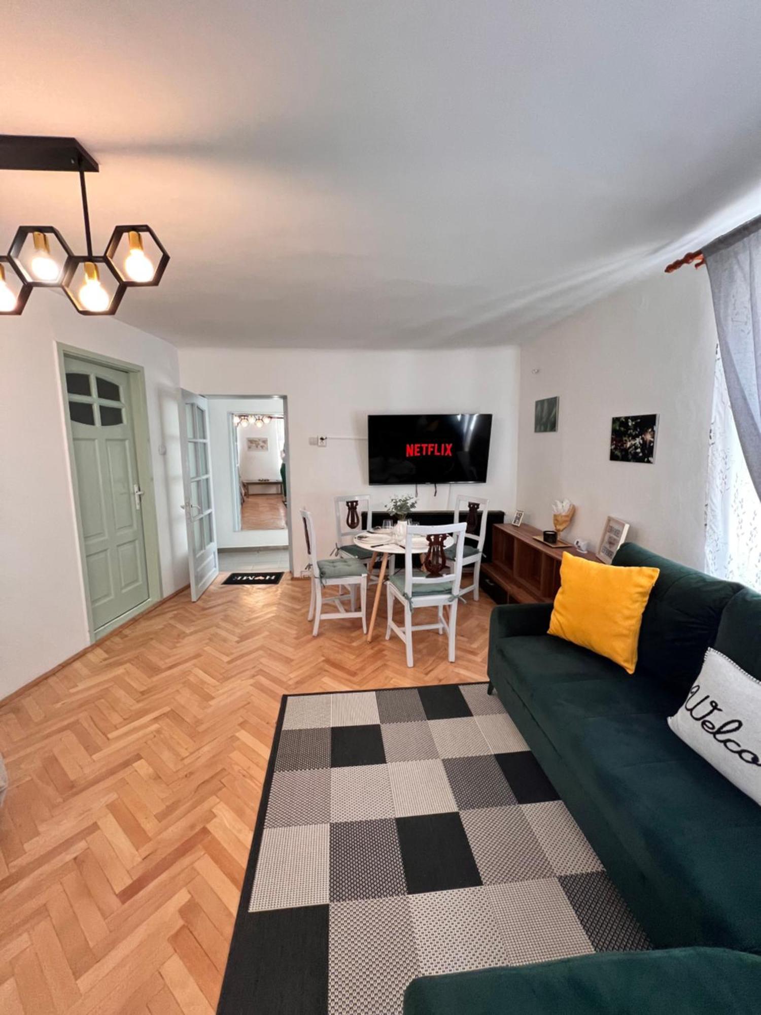 Old Town City Center Apartments Брашов Екстер'єр фото