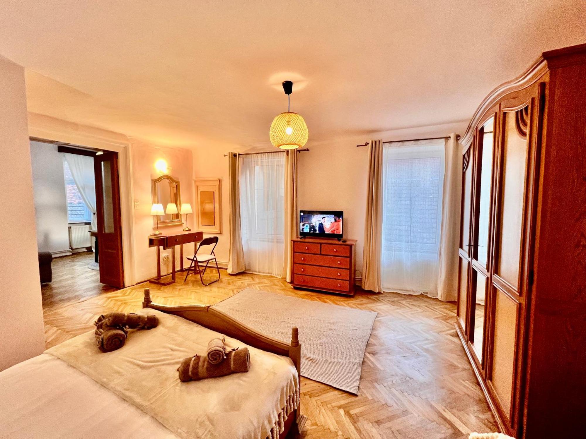 Old Town City Center Apartments Брашов Екстер'єр фото